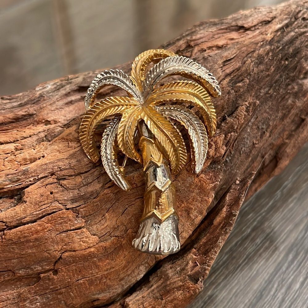 Vintage Two-tone Palm Tree Pin, Tropical Tree - Picture 14 of 16